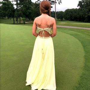 Sherri Hill yellow 2 pc prom gown size 0
